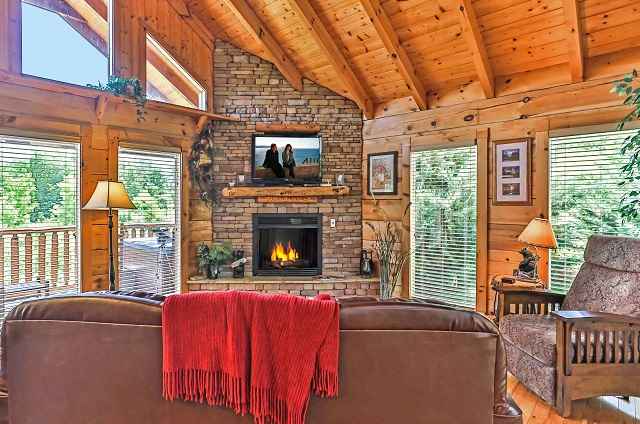 golden memories cabin fireplace