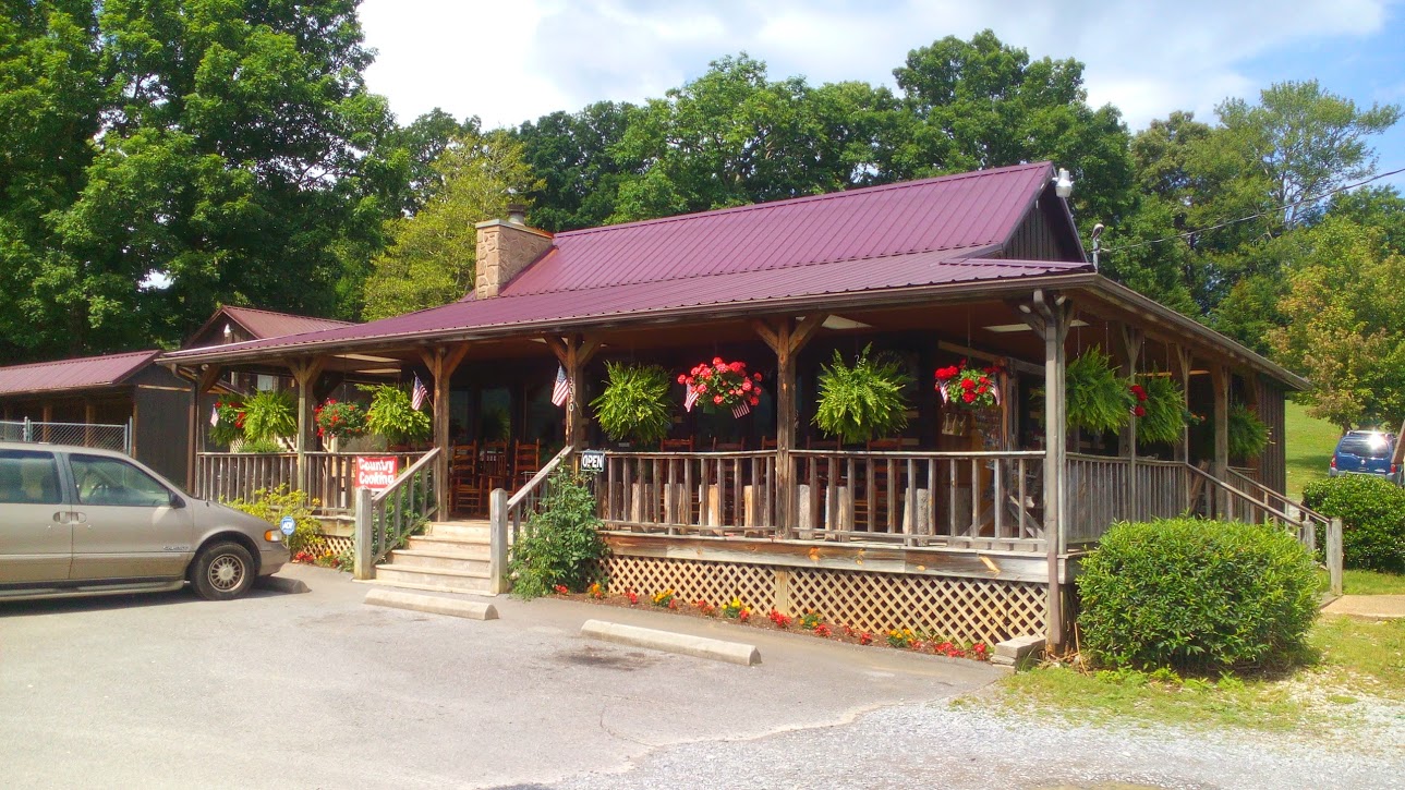 Grandmother's Kitchen - Smoky Mountain Golden Cabins